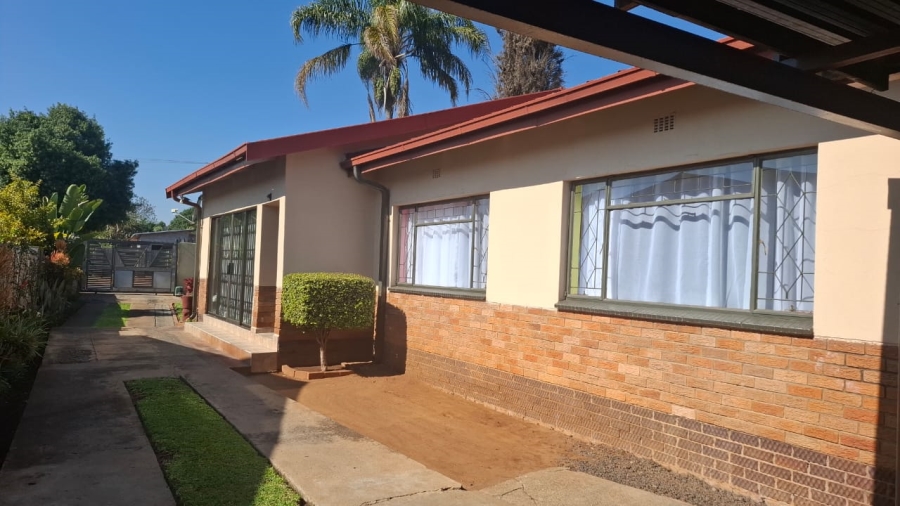 3 Bedroom Property for Sale in Oos Einde North West